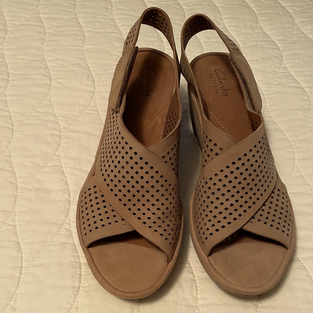 Clarks wedge sandals Size 7M